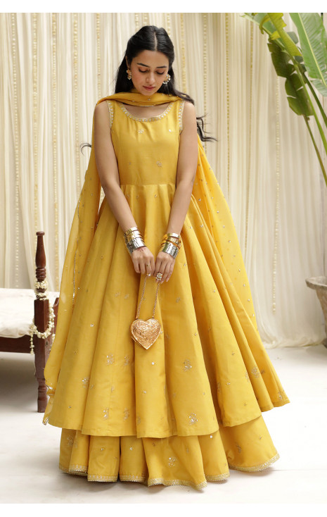 Mustard Outfit